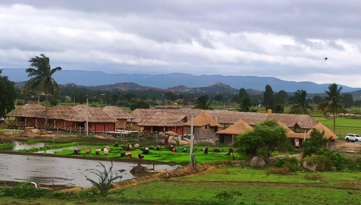 Golden Chariot Resort Hampi Bagian luar foto
